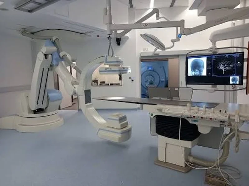 Diagnostic Imaging & Laboratory Instruments